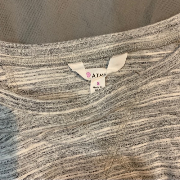 Athleta Heathered Gray Short Sleeve Woman’s Small - Picture 2 of 3